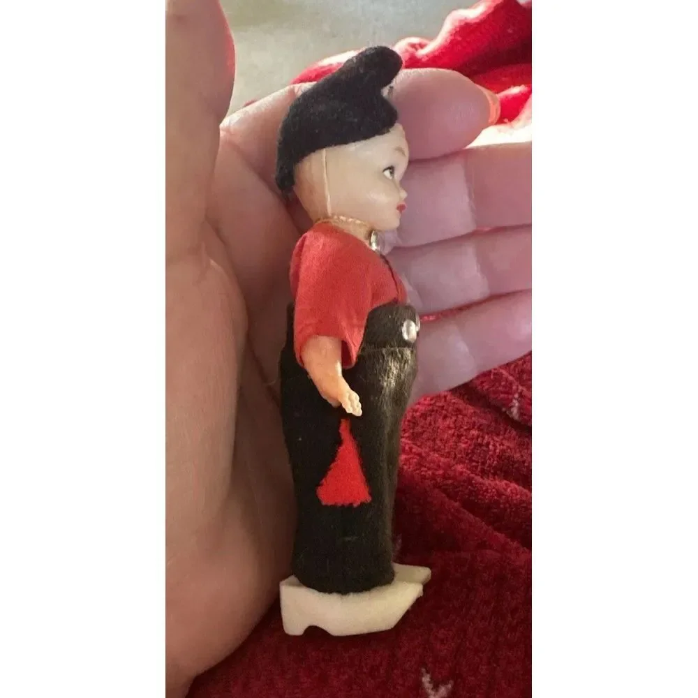 Vintage 1950's  Boy & Girl Doll‎ in Traditional  Dutch Dress 4.5" Celluloid - Picture 4 of 14